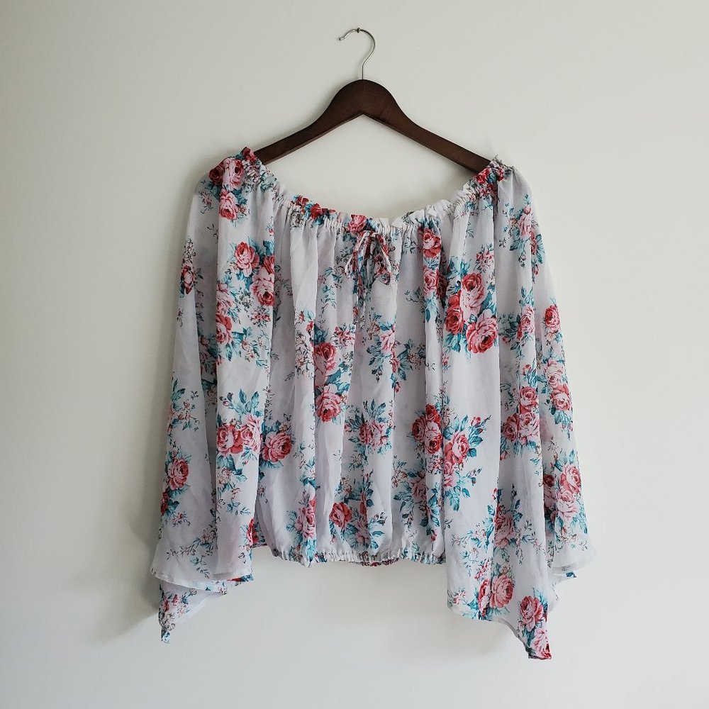 SEDUCTIONS | Flowy floral blouse with bell sleeves and cinched hem (Size M) - Picture 2 of 10